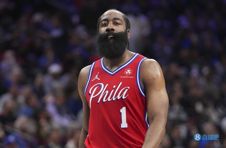 临场换人更 临场换人更